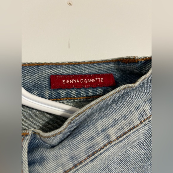 Lucky Brand Jeans (0/25) - Picture 3 of 6